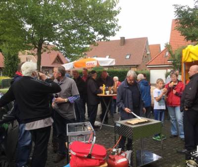 mitten in Rosendahl, so steht es auf unserem Werbeanhänger. Und so waren wir gestern Abend (7. Sept.) in der Osterwicker Vredestraße wieder ansprechbar.