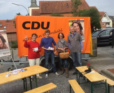 Samstag vor der Wahl: das Team in Darfeld zusammen mit Dorothea Roters.