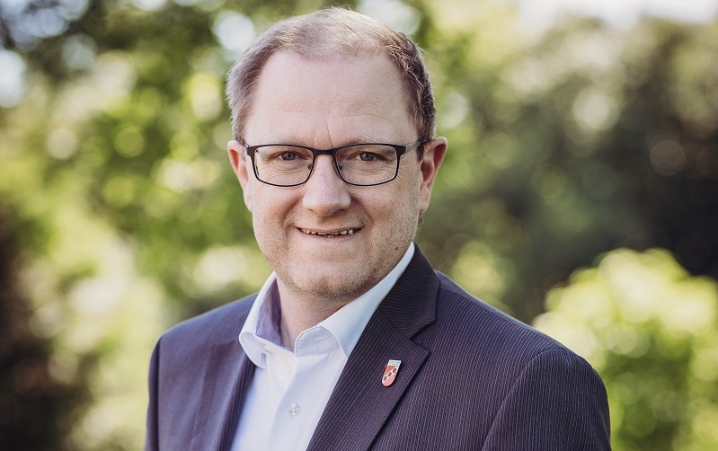 Fraktionsvorsitzender Guido Lembeck hlt die Haushaltsrede in der Ratssitzung.