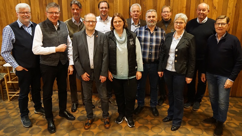 v.l.: Hubertus Sller, Georg Meyering, Benedikt Droste zu Vischering, Guido Lembeck, Jens Fischedick, Alexandra Fehmer, Alfred Eimers, Gnter Pirkl, Berthold Abbenhaus, Anneliese Haselkamp, Horst Kuhl, Karl-Heinz Pfeifer, Bild: Leon Seyock, AZ Coesfeld